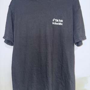 TikTok In The Mix Mesa Az 2023 Graphic T-Shirt, Size Large
